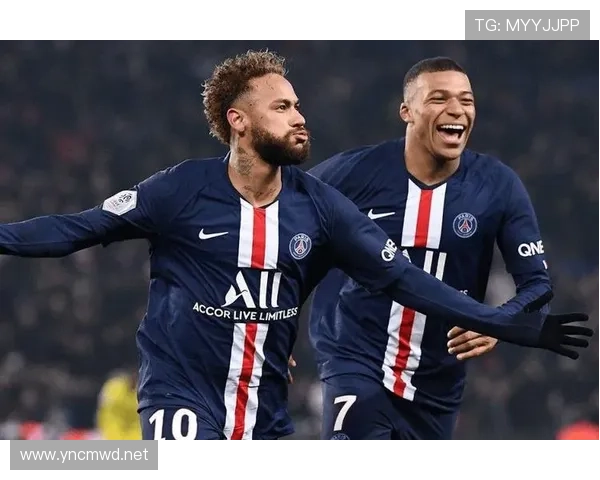 巴黎圣日耳曼内忧外患持续,战术失衡与更衣室矛盾对赛季稳定性面临考验