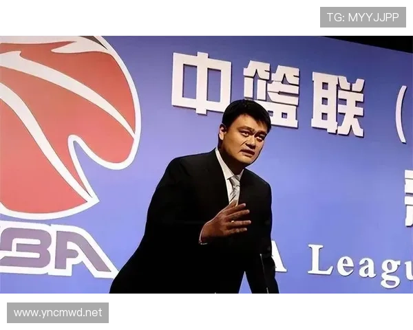 姚明退役后住上海老洋房，早餐吃俩煎饼还被老婆管零花钱