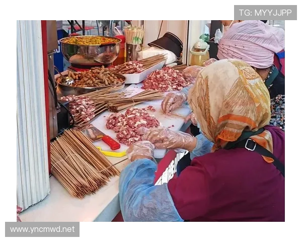 徐灿训练完直接去夜市吃十串腰子，这自律人设是不是有点绷不住了？