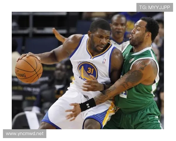 NBA合理冲撞区规则详解：如何在禁区判定犯规？